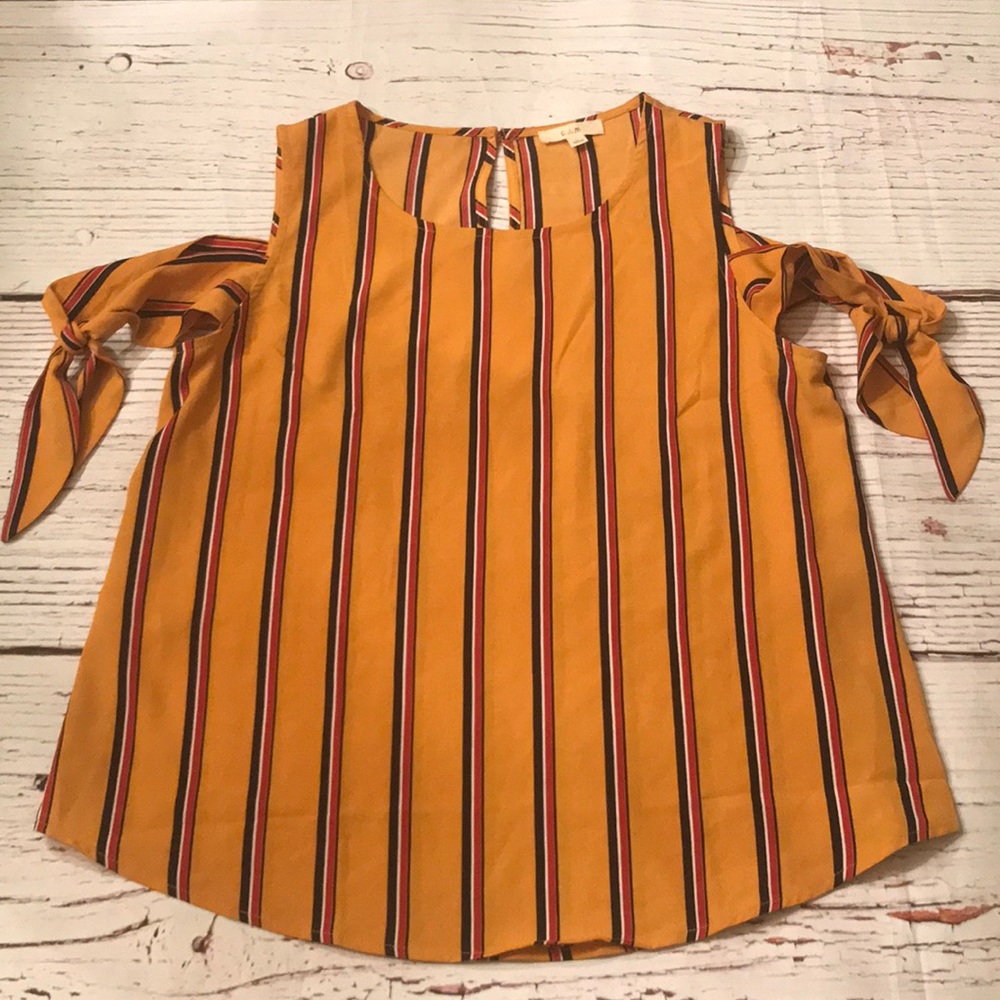 Cold Shoulder Top With Side Ties EEUC!!